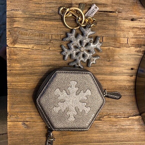 NWT! Coach Snowflake glitter zip coin case and matching hanging accessory - Picture 9 of 9